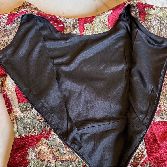 Rare Red Tapestry Shepherdess Scenic Dress - Medieval Renaissance Style - Picture 6 of 11